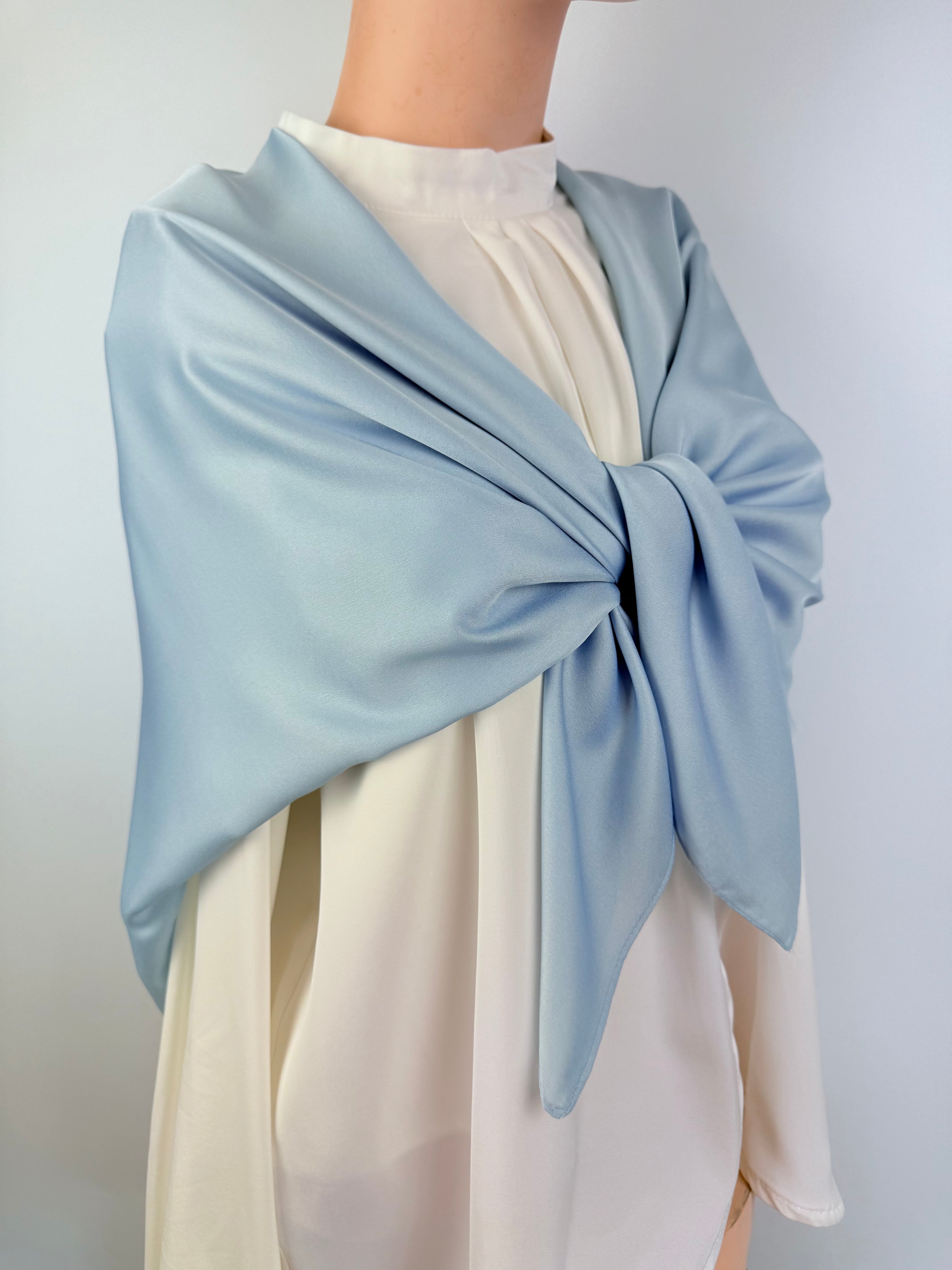 Voile en soie bleu