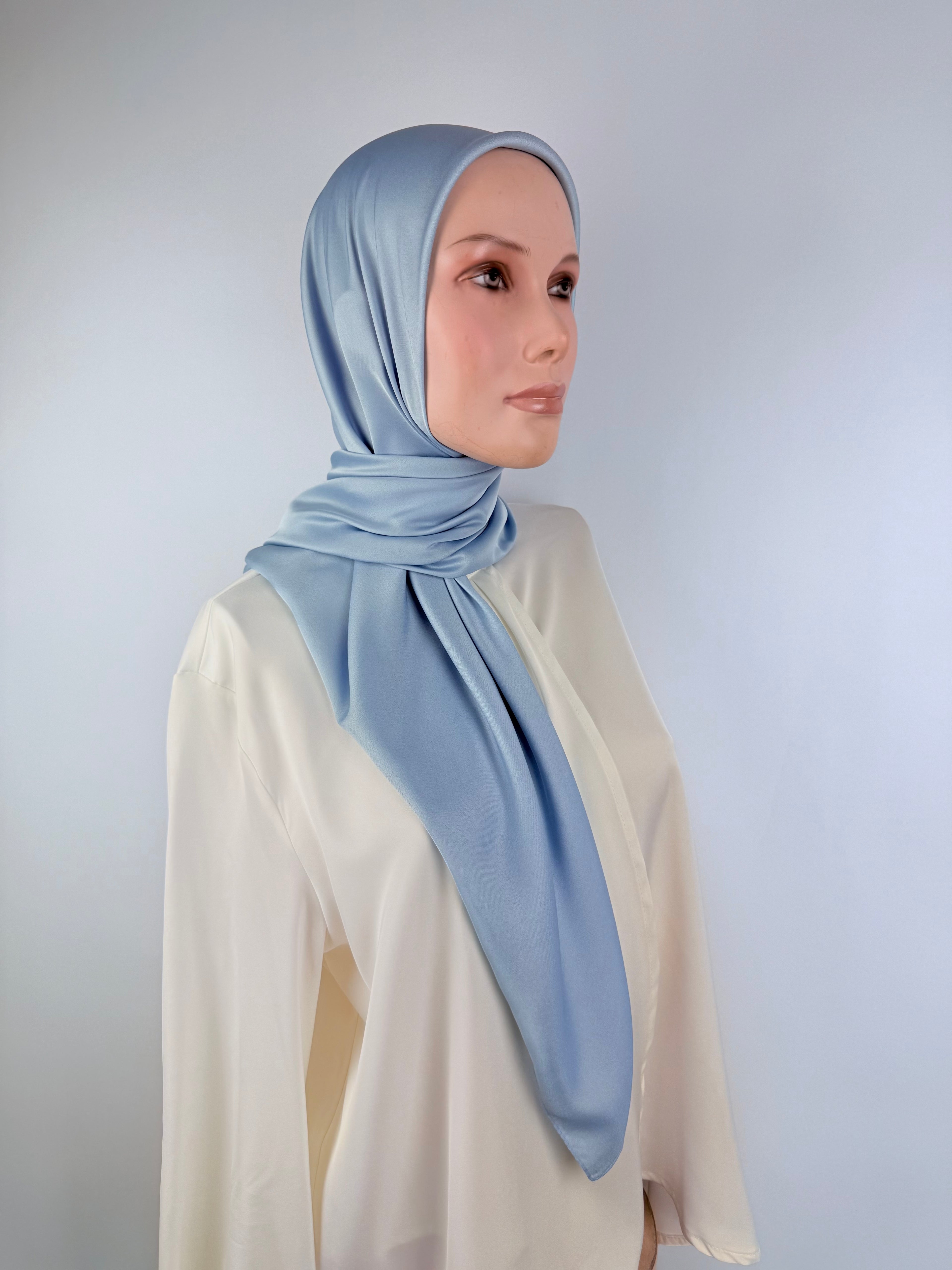 Voile en soie bleu