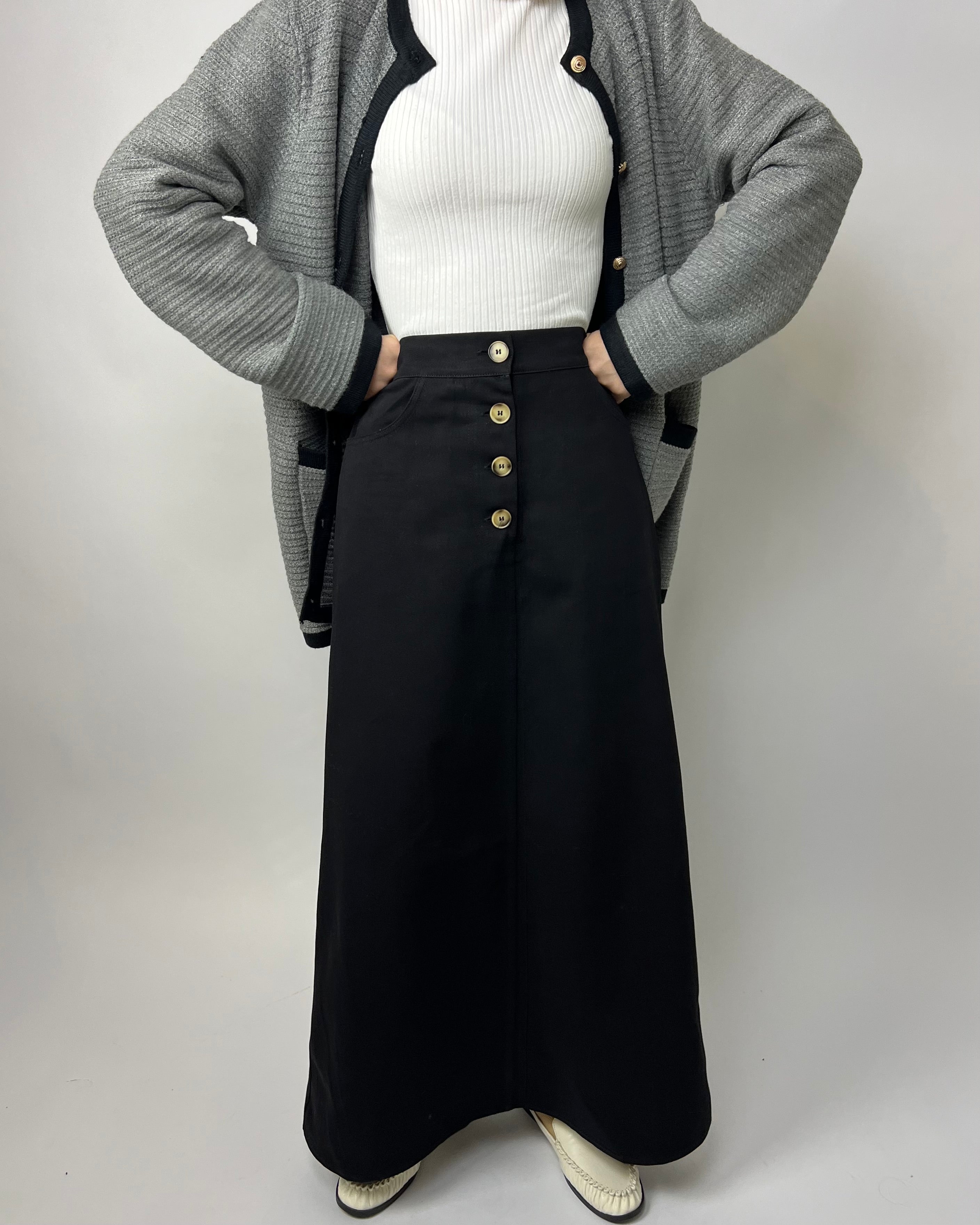 Jupe noire boutonnée