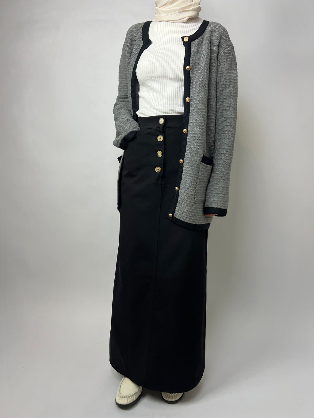 Cardigan gris brodé