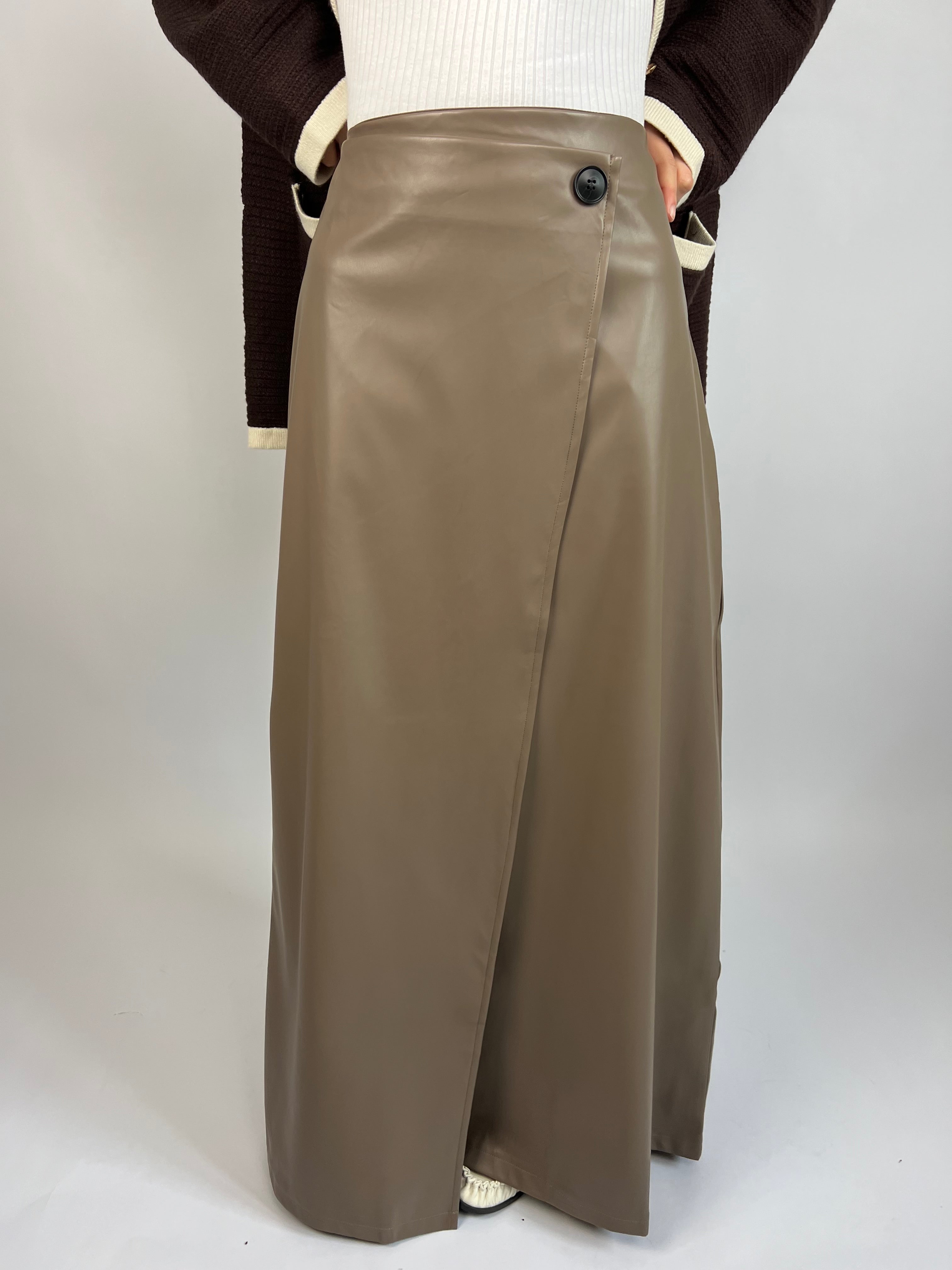 Jupe effet cuir beige