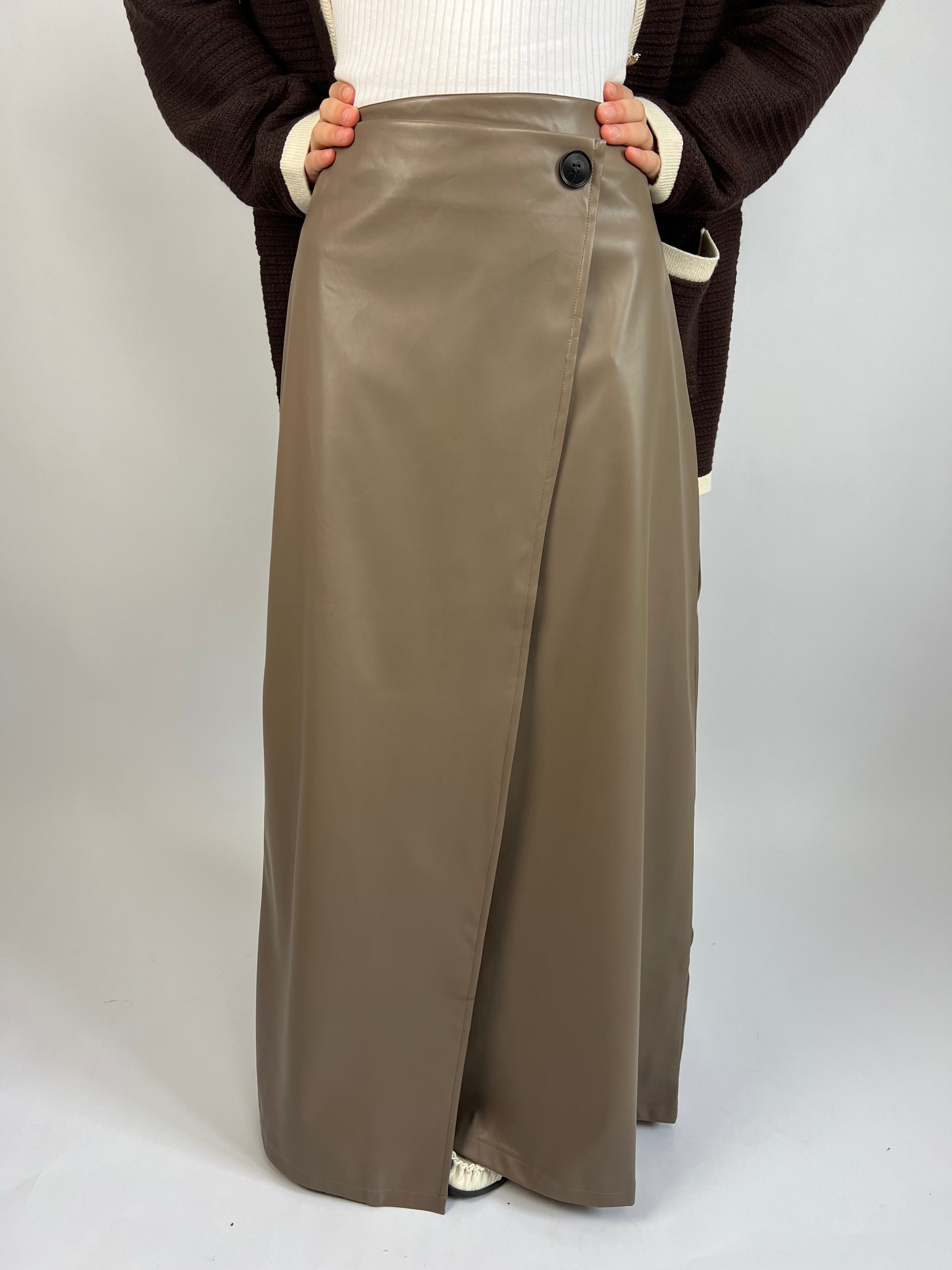 Jupe effet cuir beige