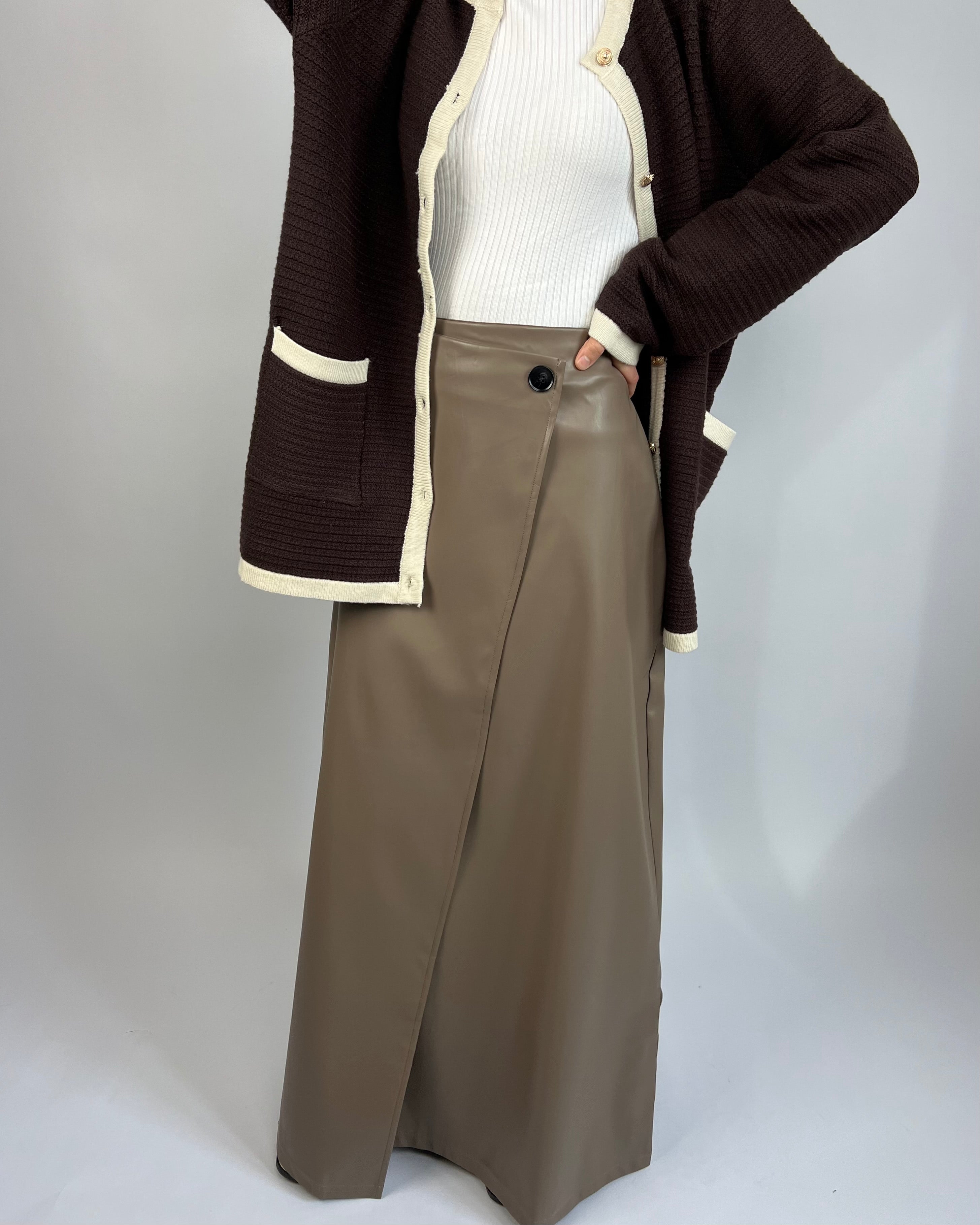 Jupe effet cuir beige